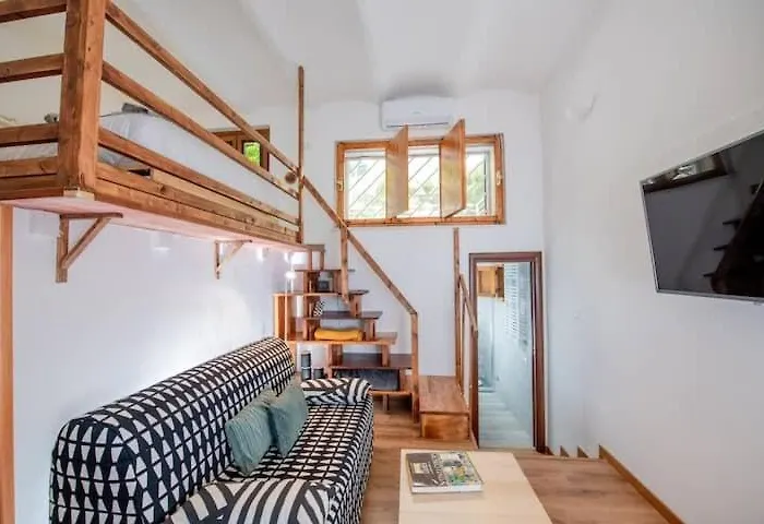 Aurelia 30- Cozy Flat